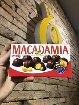 Socola Meiji Macadamia 64g