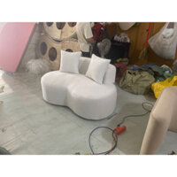 Sofa băng vải lông cừu để decor cho shop