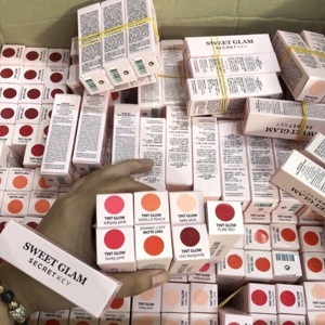 Son dưỡng có màu Secret Kiss Sweet Glam Tint Glow