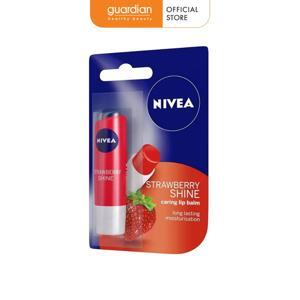 Son Dưỡng Môi Dâu Tây Nivea 4.8G