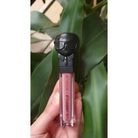 Son Karl Lagerfeld (Modelco Kiss me Karl Lip Light lipstick)