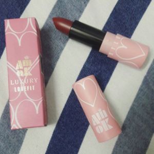 Son thỏi Amok Luxury Lovefit Premium Lipstick