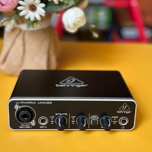 Sound card thu âm Behringer Audio Interface UMC22