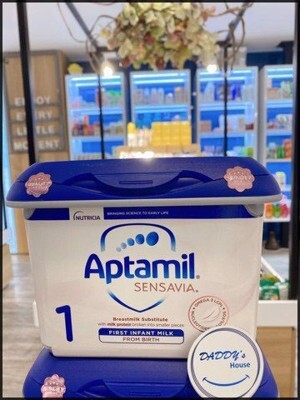 Sữa bột Aptamil 1 Anh - hộp 900g (dành cho trẻ từ 0 - 6 tháng)