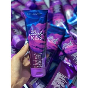Sữa dưỡng thể Bath & Body Works Dark Kiss 236ml