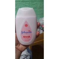 Sữa dưỡng thể dùng cho trẻ sơ sinh 100ml Johnson Baby Lotion