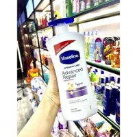 Sữa Dưỡng Thể Vaseline Mỹ Intensive Care Advanced Repair dành cho da cực kỳ khô nhạy cảm 725ML (TRẮNG mới)