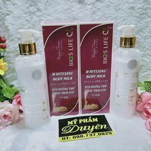 Sữa dưỡng thể với chiết xuất nhau thai cừu Re-Brith Placenta Rose Moisturising Cream 200ml