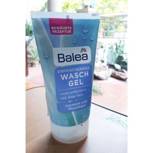 Sữa rửa mặt Balea Erfrischendes Waschgel da thường 150ml