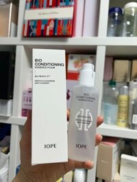 Sửa rửa mặt của IOPE Bio conditioning essence foam 180ml