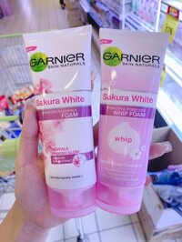 Sữa rửa mặt Garnier dòng sakura hoa anh đào