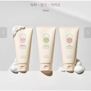Sữa rửa mặt hương dâu Missha Creamy Strawberry Latte 172ml