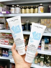 Sửa rửa mặt Lancome Creme Radiance 125 ml