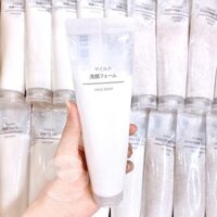 Sữa rửa mặt Muji scrub có hạt