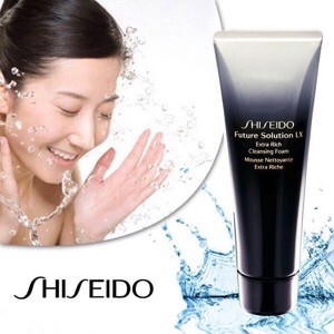 Sữa rửa mặt Shiseido Future Solution LX Extra Rich Cleansing Foam