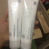 Sữa rửa mặt tinh chất muối biển innisfree Hàn Quốc