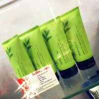 Sữa rửa măt trà xanh innisfree