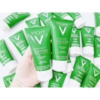 Sữa Rửa Mặt Vichy Dạng Gel Cho Da Dầu - Mụn Giúp Làm Sạch Sâu Và Giảm Bã Nhờn 50ml