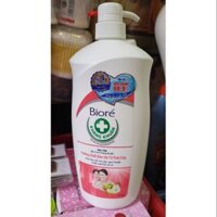 Sữa tắm Biore 800g kháng khuẩn mịn da