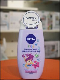 Sữa tắm & dầu gội Nivea Kids 3in1 hương dâu (250ml)