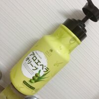 Sữa tắm dưỡng ẩm da Hasi Kokeshi Shower Milk Aloe Vera & Olive Oil 950ml