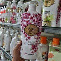 Sữa tắm hoa anh đào tinh tế Double Rich Love Blooming chai 800g