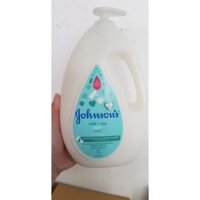 Sữa tắm Johnson Baby chứa sữa và gạo 1000ml