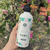 Sữa Tắm Nước Hoa Nhật Bản Flora - Hương Hoa Nhài, Chiết xuất thiên nhiên An toàn Lành Tính 350ml MP0724