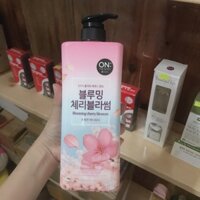 Sữa tắm ON THE BODY  hoa anh đào và hoa hồng 900ml