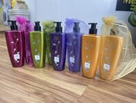 SỮA TẮM SHOW QUEEN DÒNG NƯỚC HOA CAO CẤP CHO CHÓ MÈO 500ML – MEWSIC SHOP