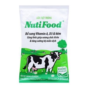 Sữa tiệt trùng NutiFood có đường túi 220ml