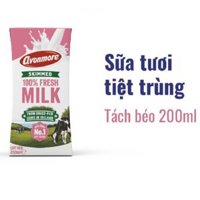 Sữa tươi tách béo Avonmore Skimmed hộp 200ml