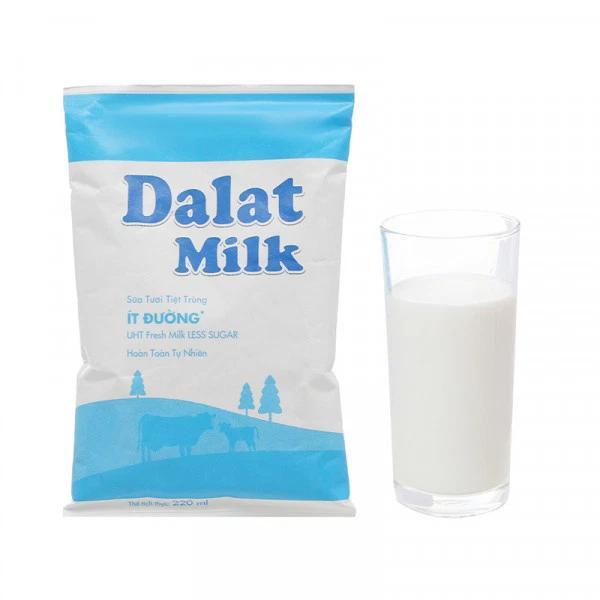 Sữa tươi tiệt trùng ít đường Dalat Milk bịch 220ml