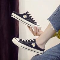 Sục nữ giày sneaker thêu hoa cúc