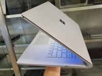 Surface Book 2, i7-8650U, Ram 16Gb, SSD 256Gb, 2 Card Màn hình Intel HD và Nvidia GTX 1060 6Gb