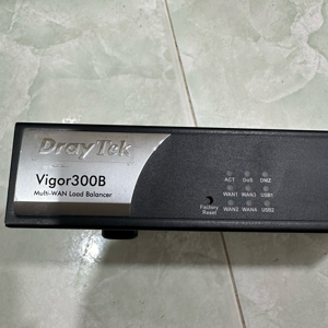 Thiết bị mạng Switch Draytek Vigor300B