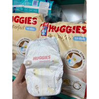 Tã dán Huggies sơ sinh Size NB(tràm trà) mẫu mới nhất (size sơ sinh đến 6kg)  100 miếng