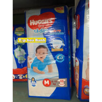 Tã Dán/ Miếng lót em bé Huggies Size M  ( Cho bé 6-11kg)