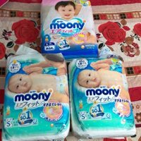 Tã dán Moony size M64