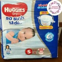 tã dán sơ sinh Huggies NB74/S88/S56 miếng