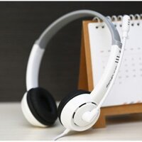 Tai nghe có mic dùng để học tiếng Anh tiện dụng