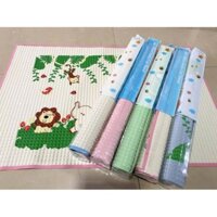 Tấm lót cao su  non - chống thấm tốt, chất sờ mát tay ,có bọt khí giúp tạo độ êm cho bé, chất liệu dễ  dàng vệ sinh