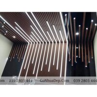 Tấm ốp gỗ nhựa kết hợp thanh nhôm định hình tạo nên một không gian hiện đại, đẹp hoàn hảo