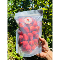 (Tặng 50g sc khô) Túi 200g Dâu Tây Sấy Giòn Thăng Hoa Ăn Vặt Đà Lạt Ngon Miệng Chua Ngọt Dễ Ăn,Snack Thực Phẩm Ăn Liền F