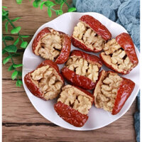 Táo đỏ kẹp ốc chó