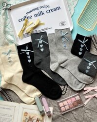 Tất cao cổ gân sọc thêu trái tim