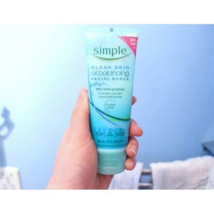 Tẩy da chết Simple Clear Skin Oil Balancing Facial Scrub 75ml