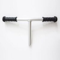 Tay lái Cruzee bao gồm tay nắm