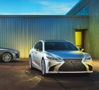 Tẩy vết ố kính phủ nano xe hơi Lexus LS