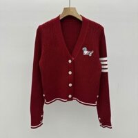 Tb Phong Cách Đại Học Bốn Thanh Sọc Cổ Chữ V Cún Con Thêu Dệt Kim Cardigan Thu Đông 2025 Mới Giảm Tuổi Áo Len Áo Khoác